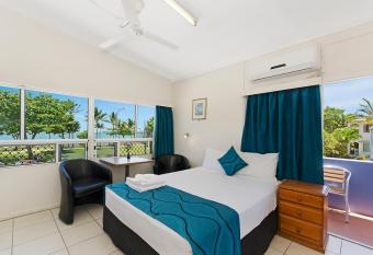 Strand Motel has Balcony rooms