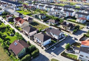 Deluxe Villa with BBQ has Balcony rooms