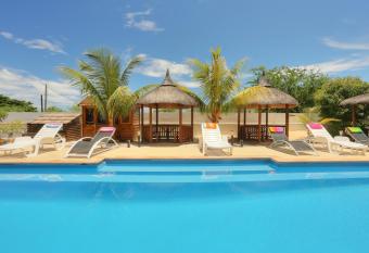 L Oiseau de L Ocean Tourist Residence allows 18 year olds to book a room