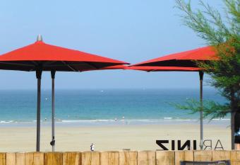 H  tel Ar Iniz allows 18 year olds to book a room