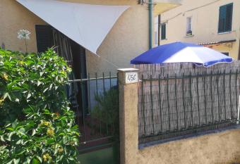 L Aiuola has Balcony rooms