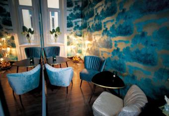 Fritz im Pyjama allows 18 year olds to book a room