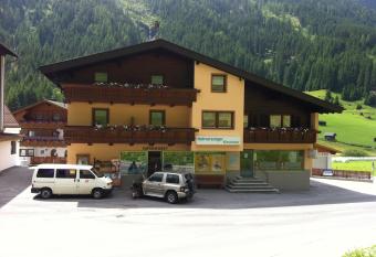 Ferienhaus Bergfrieden has Balcony rooms