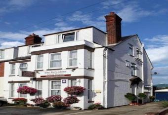 OYO Belvedere Guest House, Great Yarmouth allows 18 year olds to book a room