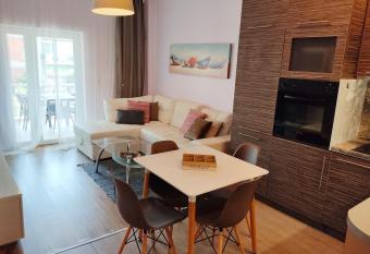 Sea Stars 2 APARTMENT allows 18 year olds to book a room