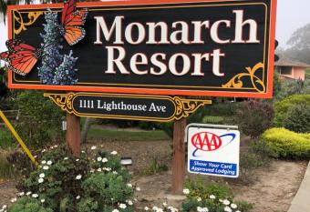 The Monarch Resort has Balcony rooms