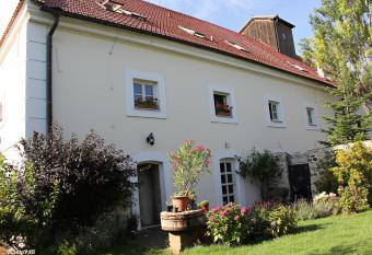 Auberge de Provence has Balcony rooms