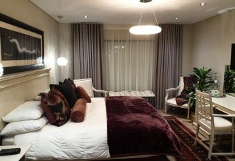 Vrede Selfcatering Apartments allows 18 year olds to book a room