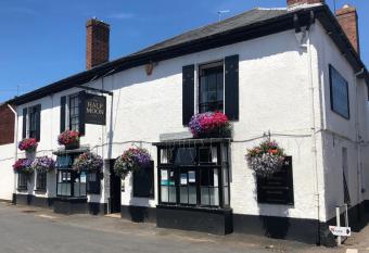 Half Moon Inn allows 18 year olds to book a room