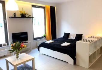 JTB Brama Portowa allows 18 year olds to book a room