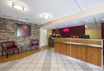 Red Roof Inn Tampa - Brandon has Smoking rooms