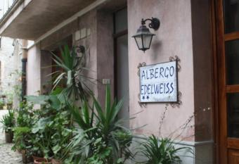 Hotel Edelweiss has Balcony rooms