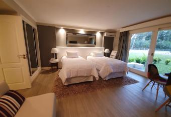 Punta del Este, Forest Lagoon, Luxury has rooms with a private hot tub