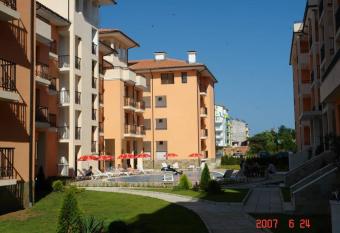 Gardenia Apartments has Balcony rooms