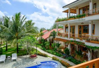 Naomi Resort has Balcony rooms