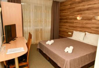 Blyan Family Hotel has Balcony rooms