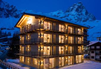 Red Fox Lodge has Balcony rooms