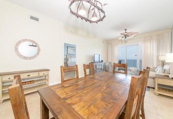 Windemere Condominiums has Balcony rooms