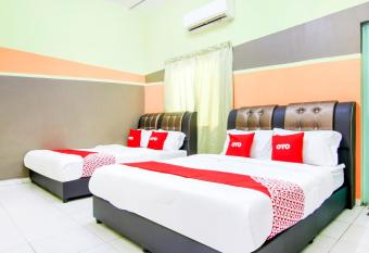 OYO 89684 Mawaddah Inn Stay allows 18 year olds to book a room