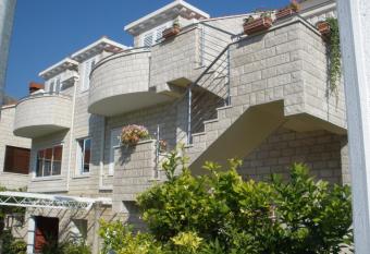 Apartments Sunce has Balcony rooms