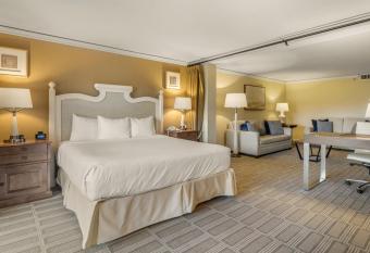 Tommy Bahama Miramonte Resort & Spa has Balcony rooms