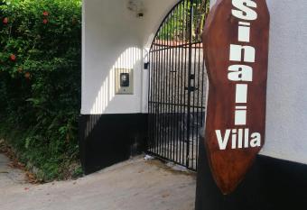 Sinali Villa has Balcony rooms