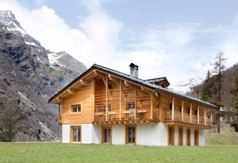 Bed & Breakfast Alchemilla allows 18 year olds to book a room