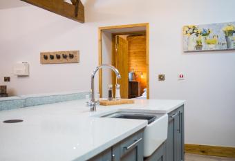 Cheesemans Farm Stables has Balcony rooms