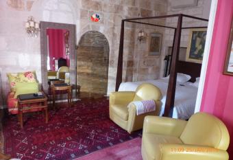 JOHA DOMA allows 18 year olds to book a room