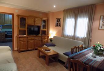 Apartamentos Casa Ferr  s allows 18 year olds to book a room