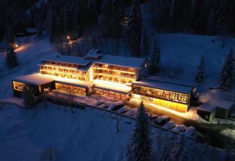 Bio-Berghotel Ifenblick has Balcony rooms