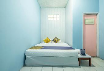 SPOT ON 2384 Pondok Nabil allows 18 year olds to book a room