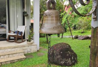 Casa confortavel pra relaxar na serra allows 18 year olds to book a room