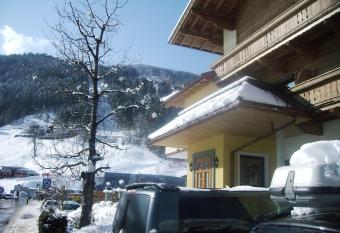 Hotel Garni Klocker has Balcony rooms