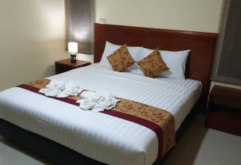    Bankunyaiy Resort has Balcony rooms