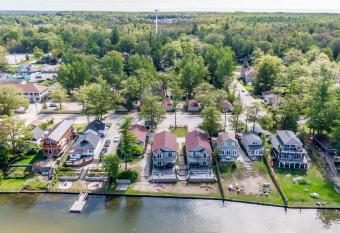 Beach1 Riverfront Resort allows 18 year olds to book a room