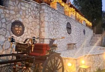 Petra Thea Villa Karitaina has Balcony rooms