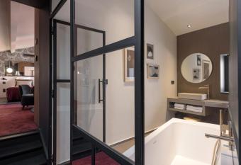 MiHotel Tour Rose has Balcony rooms