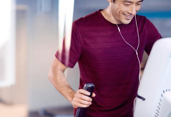 Crowne Plaza Adelaide, an IHG Hotel allows 18 year olds to book a room