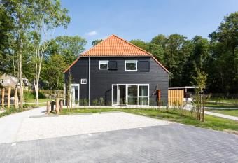 Hofstede Moesbosch I Kloeg Collection allows 18 year olds to book a room