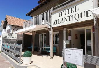 Hotel Atlantique allows 18 year olds to book a room