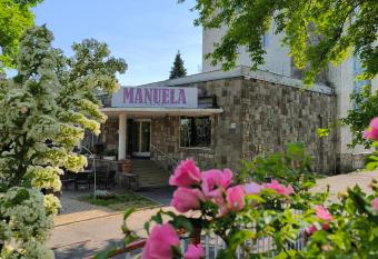 Manuela Ifj  s  gi Hotel has Balcony rooms