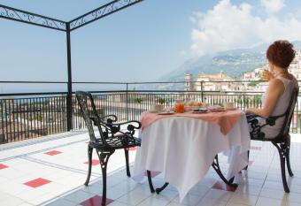 Sunrise Guest House has Balcony rooms