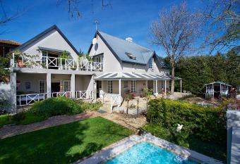 Baruch Guest House has Balcony rooms