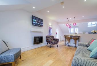 Cunsey, Penthouse Apartment Windermere has Balcony rooms