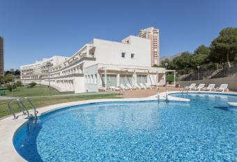 Ona Benidorm Poniente allows 18 year olds to book a room