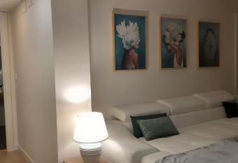 La Parada de la Estacion con parking has Balcony rooms