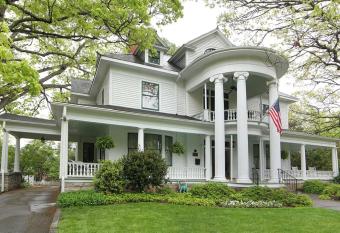Double Oaks Bed & Breakfast allows 18 year olds to book a room