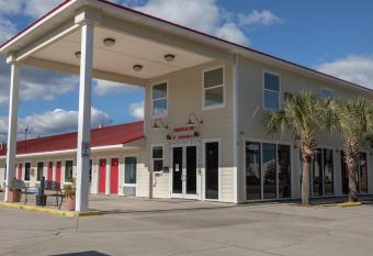 franklin inn allows 18 year olds to book a room