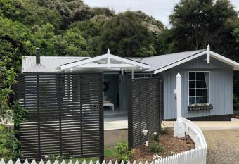 K  nuka Cottage - Tranquil and relaxing has Balcony rooms